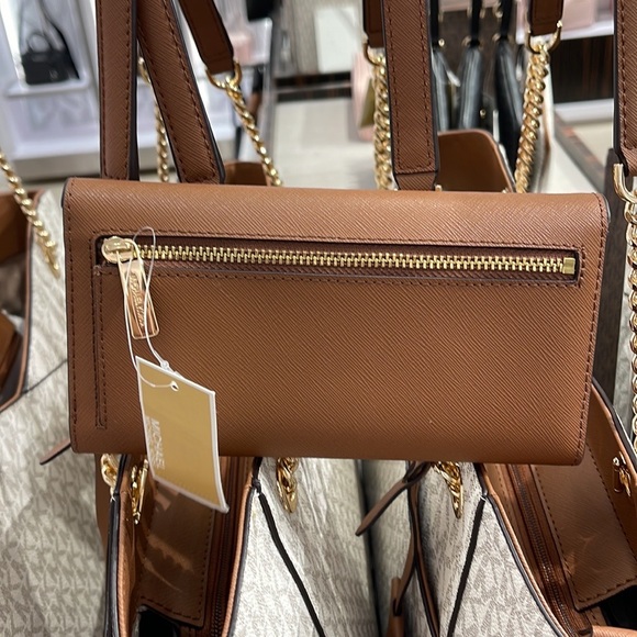 MICHAEL KORS JET SET TRAVEL LARGE TRIFOLD WALLET LUGGAGE COLOR - Picture 8 of 16